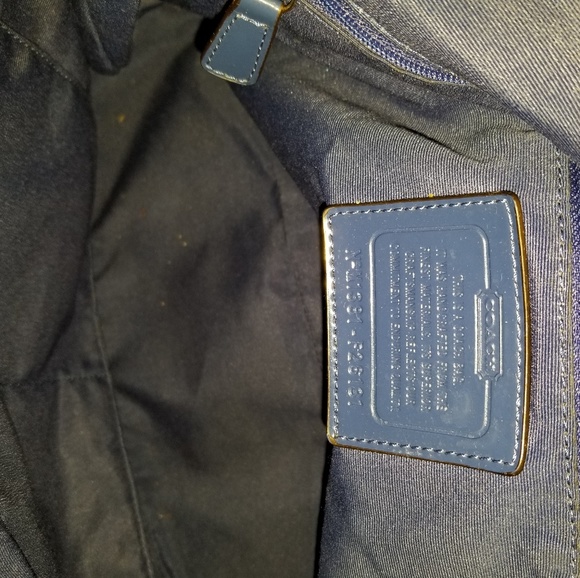 Signature Coach - Picture 2 of 5